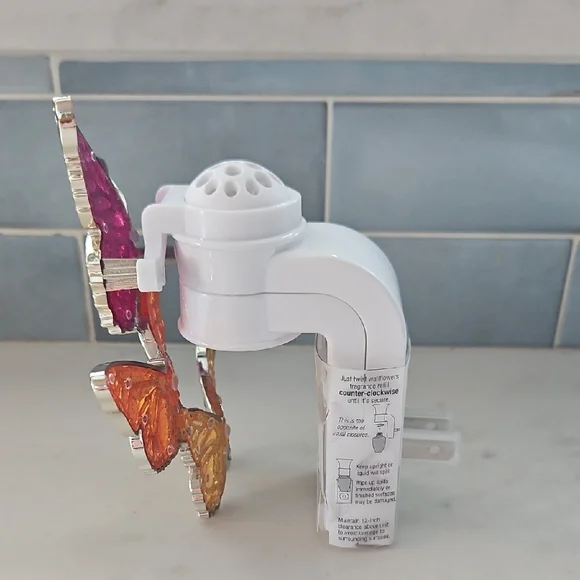 Bath & Body Works Gold and Orange Butterfly Wallflower. Brand New *RARE* - Picture 2 of 7